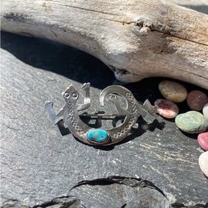 Vintage Navajo American Indian Lizard Brooch with Turquoise Sterling Silver